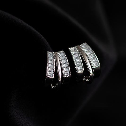 Urban Ice Curved Stud